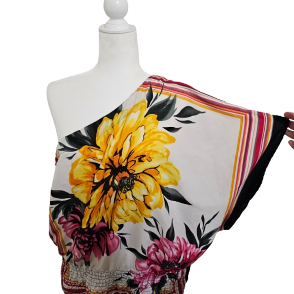 Women's ,Floral, Asymmetrical Butterfly Sleeve, Top, (L-XL) - Picture 2 of 5